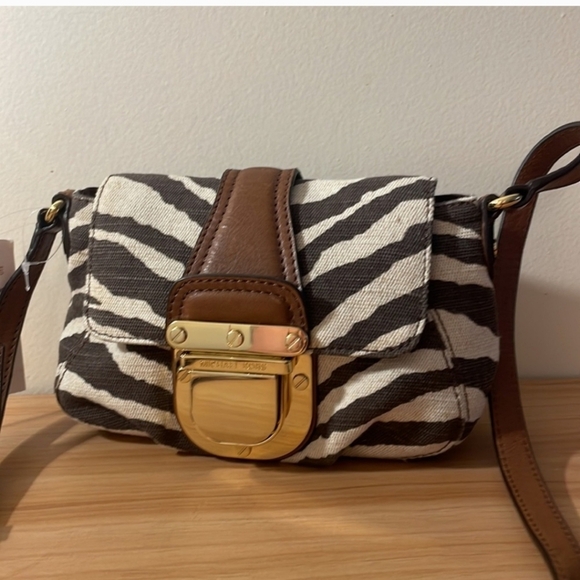 Michael Kors Crossbody - Picture 2 of 7